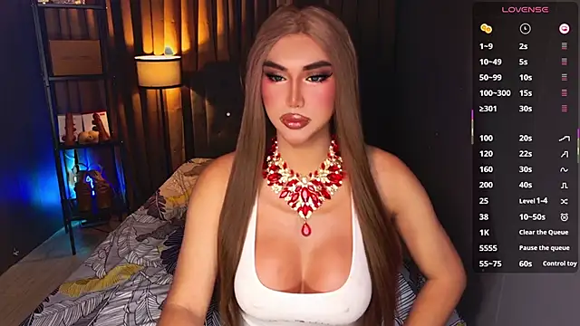 Snapshot of SexGoddess_Celine chatting on 11.03.25 SexGoddess Celine online show from 11.03.25