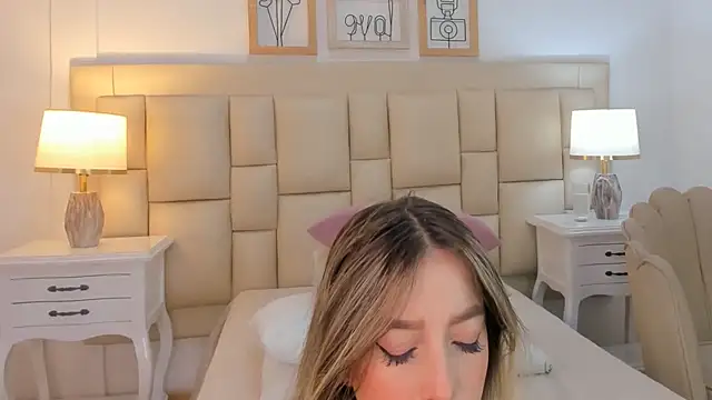 Meredit Lane online show from 12.11.24