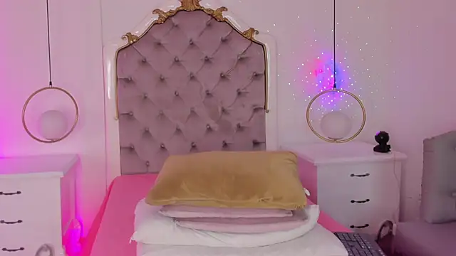 Meredit Lane online show from 11.11.25