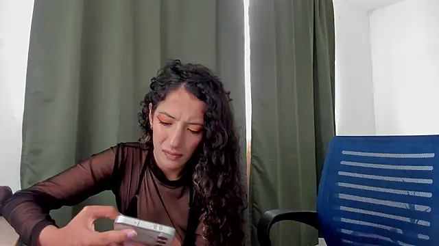 Snapshot of Lucia_Fuster chatting on 07.12.26 Lucia Fuster online show from 07.12.26