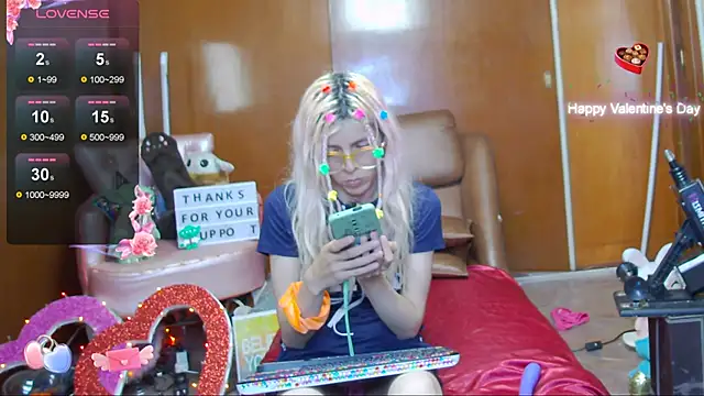 Skinygirl online show from 12.06.24