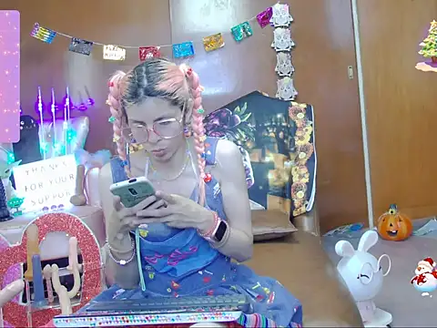 Skinygirl online show from 10.28.25