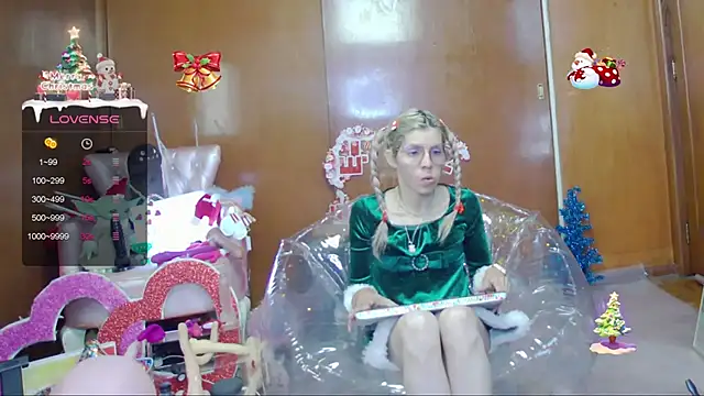 Skinygirl online show from 12.13.25