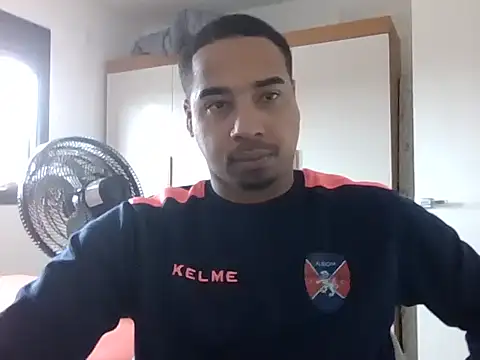 Snapshot of Juninho10c chatting on 11.03.25 Juninho10c online show from 11.03.25