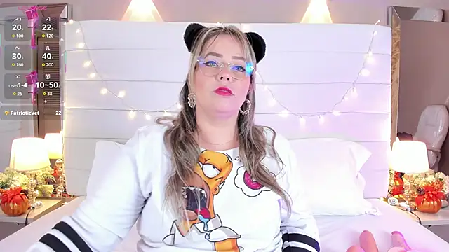 Snapshot of Charlotte93_ chatting on 10.07.25 Charlotte93 online show from 10.07.25