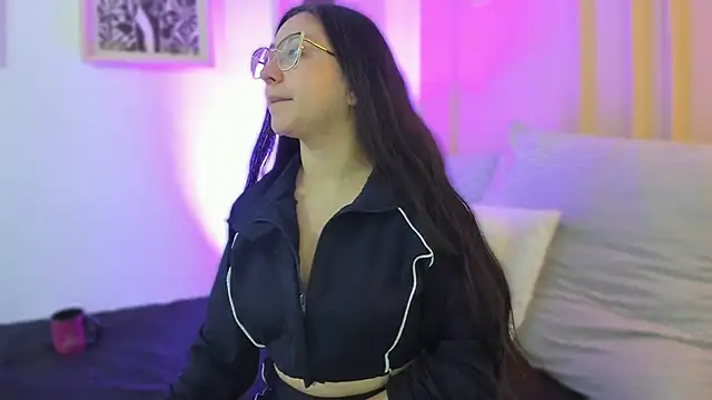 Snapshot of lucy_neil chatting on 02.22.26 lucy neil online show from 02.22.26