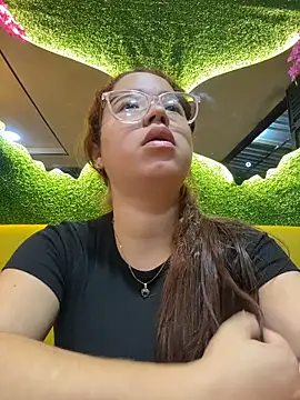 Lucyklein2022 online show from 10.26.25