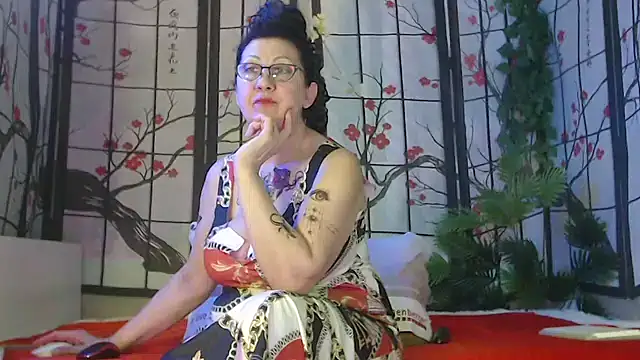 NightOrhideya online show from 04.17.26