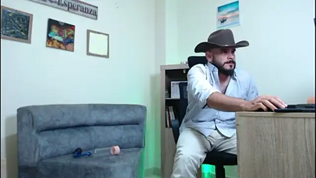 Snapshot of cowboyht chatting on 04.18.26 cowboyht online show from 04.18.26