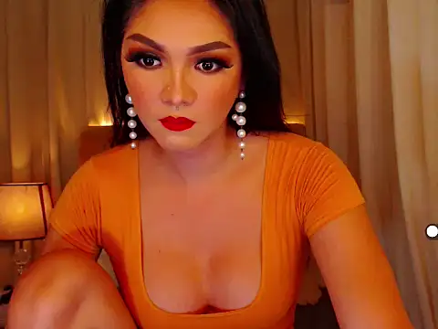 Snapshot of mistressseductionleah chatting on 04.19.26 mistressseductionleah online show from 04.19.26
