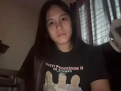 Snapshot of MeganTheRarest chatting on 11.10.25 MeganTheRarest online show from 11.10.25