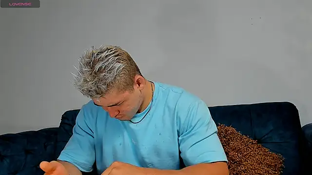 Leonsmoron online show from 12.12.24