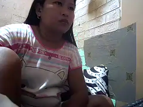 Snapshot of sweethotmom chatting on 12.18.24 sweethotmom online show from 12.18.24