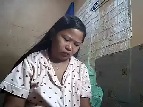 Snapshot of sweethotmom chatting on 02.14.25 sweethotmom online show from 02.14.25