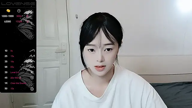 Snapshot of QiuPeiPeimmm chatting on 09.29.25 QiuPeiPeimmm online show from 09.29.25