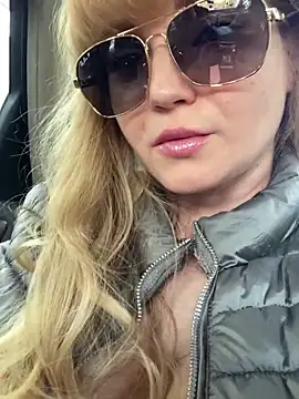 Snapshot of Lady__Maria chatting on 03.11.25 Lady Maria online show from 03.11.25