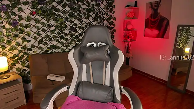 annie barozzi online show from 01.04.25