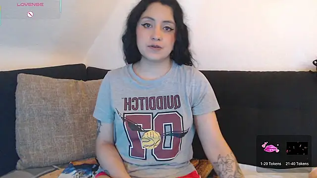 Snapshot of AbsentaVert chatting on 10.18.25 AbsentaVert online show from 10.18.25