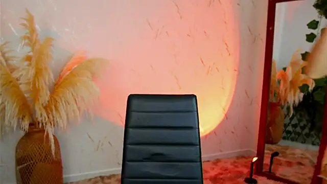 Snapshot of merida_bell18 chatting on 11.04.25 merida bell18 online show from 11.04.25