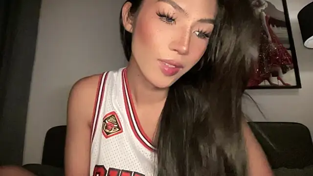 Bella Gordon online show from 04.19.26