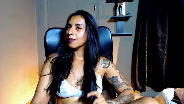 Snapshot of Desipleasure chatting on 02.01.25 Desipleasure online show from 02.01.25