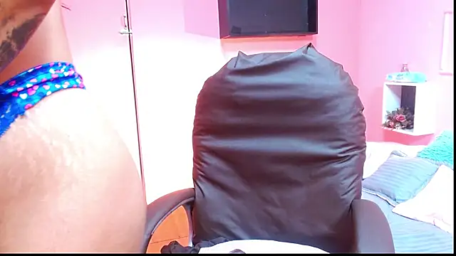 Snapshot of Desipleasure chatting on 03.17.25 Desipleasure online show from 03.17.25
