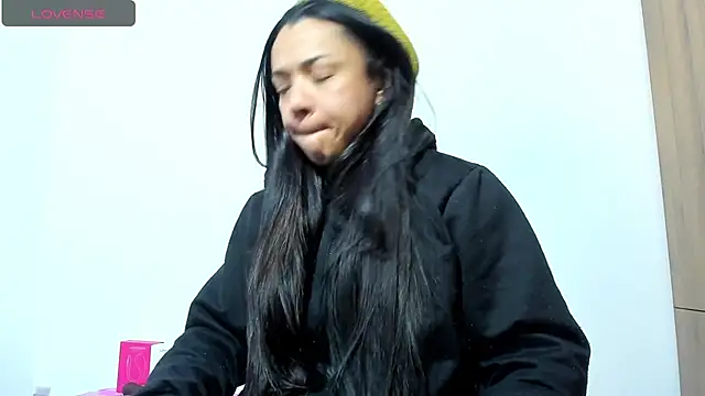 Bessie32 online show from 12.18.25