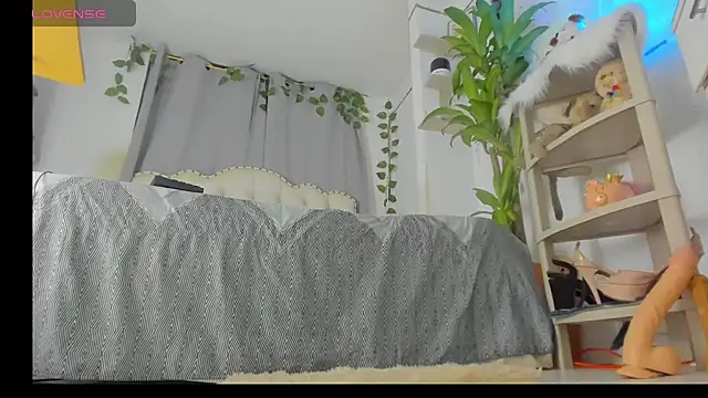 khalyn jenner online show from 10.05.25