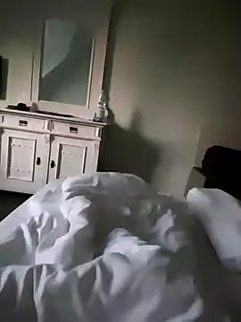 Snapshot of kiam471 chatting on 10.19.25 kiam471 online show from 10.19.25