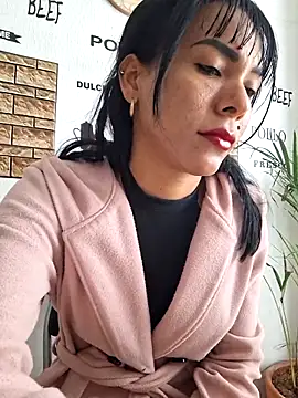 Doll Loren online show from 02.12.25