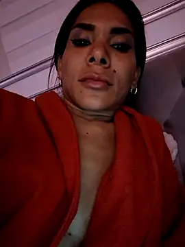 Snapshot of Doll_Loren chatting on 11.03.25 Doll Loren online show from 11.03.25