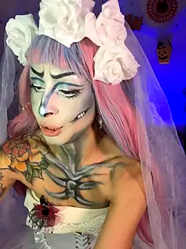 Cinamoonn online show from 10.17.25