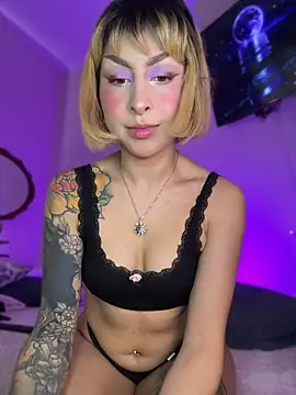 Cinamoonn online show from 04.16.26