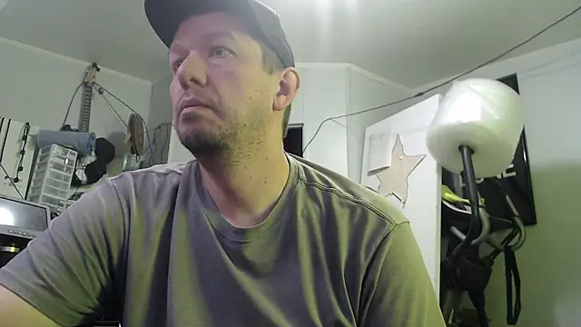 Snapshot of anon_1962 chatting on 11.04.25 anon 1962 online show from 11.04.25