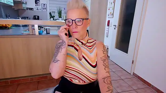 German Milf online show from 12.03.24
