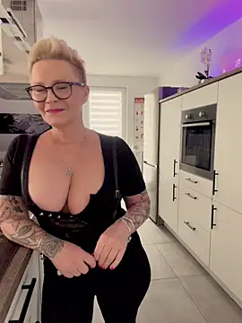 German Milf online show from 02.20.26