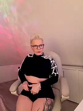 German Milf online show from 03.16.26