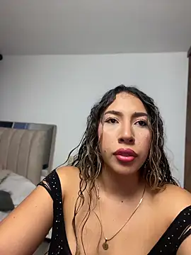 daniela henao online show from 02.05.26