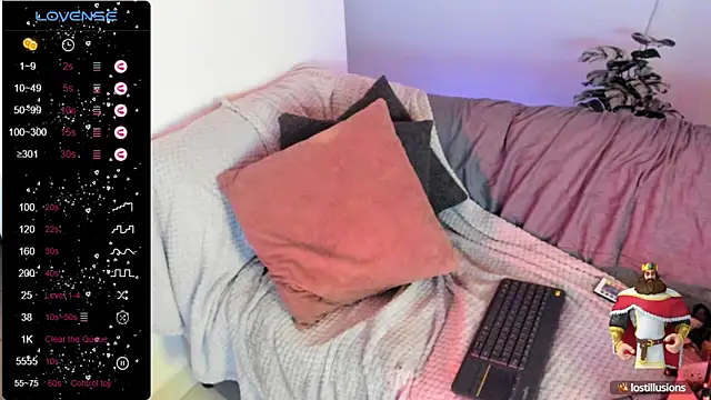 Snapshot of abigail_luna chatting on 10.15.25 abigail luna online show from 10.15.25