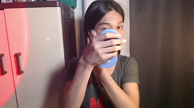 Snapshot of ToKeNa chatting on 01.13.25 ToKeNa online show from 01.13.25