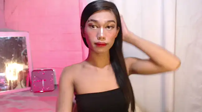 Snapshot of ToKeNa chatting on 01.20.25 ToKeNa online show from 01.20.25