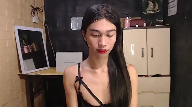 Snapshot of ToKeNa chatting on 02.02.25 ToKeNa online show from 02.02.25