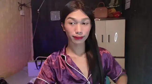 Snapshot of ToKeNa chatting on 02.06.25 ToKeNa online show from 02.06.25