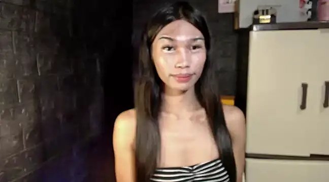 Snapshot of ToKeNa chatting on 02.12.25 ToKeNa online show from 02.12.25