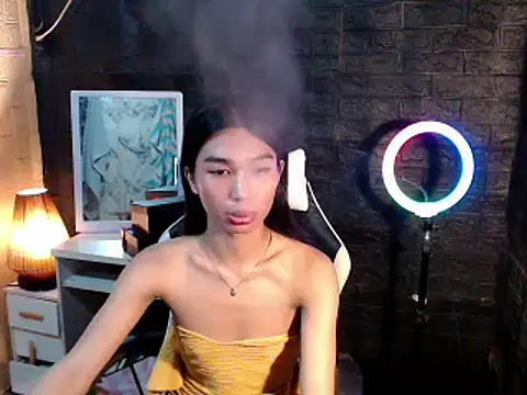 Snapshot of ToKeNa chatting on 03.16.25 ToKeNa online show from 03.16.25