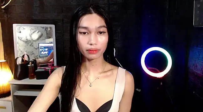 Snapshot of ToKeNa chatting on 03.20.25 ToKeNa online show from 03.20.25