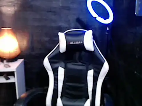 Snapshot of ToKeNa chatting on 03.22.25 ToKeNa online show from 03.22.25