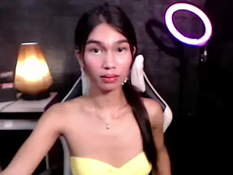 Snapshot of ToKeNa chatting on 03.23.25 ToKeNa online show from 03.23.25