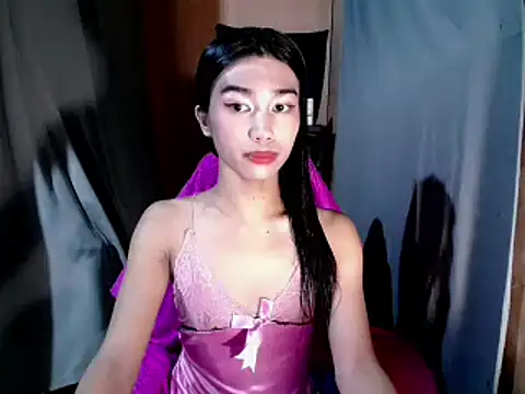 Snapshot of ToKeNa chatting on 10.24.25 ToKeNa online show from 10.24.25