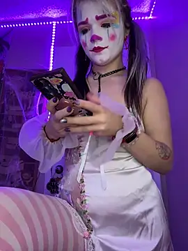 Cutiepiespanks online show from 10.31.25